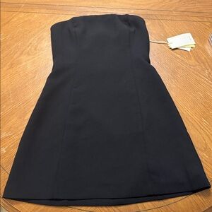 NWT Aritzia Wilfred Harriet Mini Strapless Creptte Dress Size 6 Rare Black